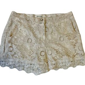 MONTEAU Cream Lace Shorts Large Pockets